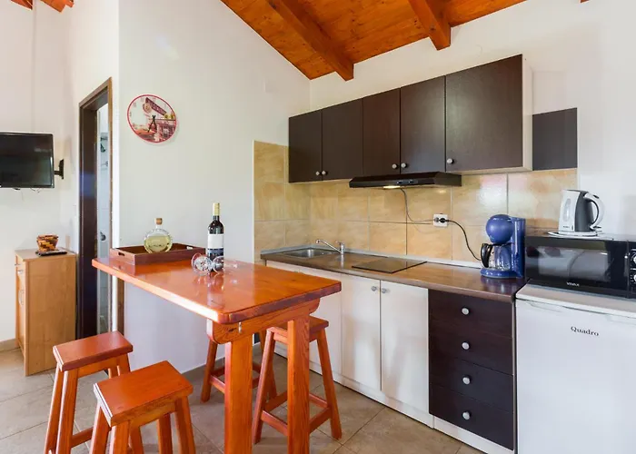 Apartment Beautiful In Pula
